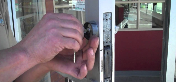 commercial door lock repair Carson